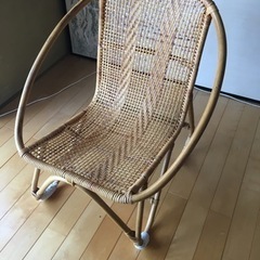 籐で出来た椅子　修理して使用してました。