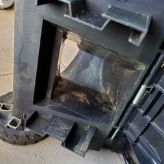 マキタ 充電式芝刈機 MLM432DPG2 2回だけ使用しました