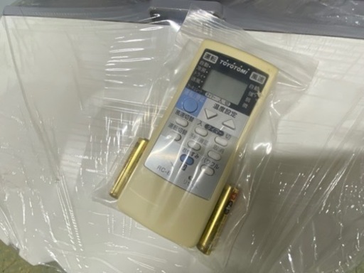 入荷！キレイ目！トヨトミ ウインドエアコン6畳 【エアコン取外し～買取＆販売リサイクルSHOPアールワン田川】