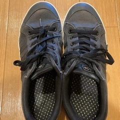 adidas レディース　運動靴