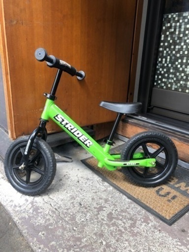 【値下げしました】すぐ遊びに行けるセット！ストライダースポーツモデル ストライダー専用キャリーバッグ\u0026ヘルメット付