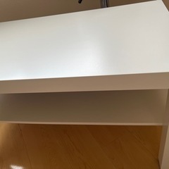 IKEA産の白のセンターテーブル