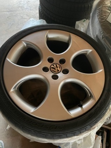 フォルクスワーゲン/ポロAW系 17インチ アルミ ピレリータイヤ付 美品