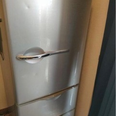 AQUAの3ドア冷蔵庫