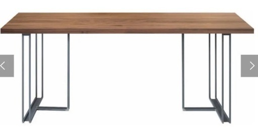 リアルスタイルのアイアン脚テーブル