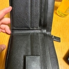 PRADAの財布