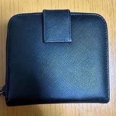 PRADAの財布