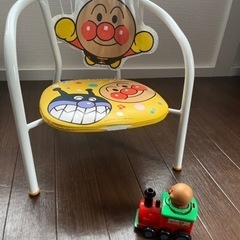 アンパンマン　子供用椅子と車のおもちゃ