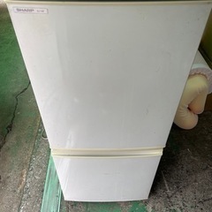 【リユース品】シャープ　冷蔵庫　137L ホワイト