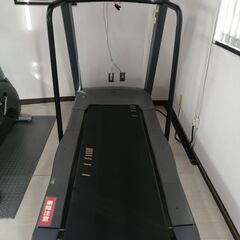 ランニングマシン(PRECOR）