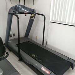 ランニングマシン(PRECOR）