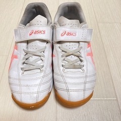 フロアシューズ　asics 21cm