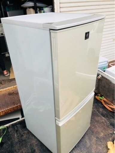 福岡市内配送無料　シャープ SHARP SJ-PD14X-N [プラズマクラスター搭載冷蔵庫 (137L・つけかえどっちもドア) 2ドア ゴールド系]