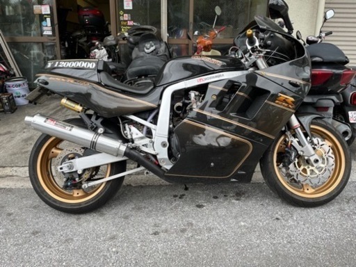 スズキ GSXR 1100
