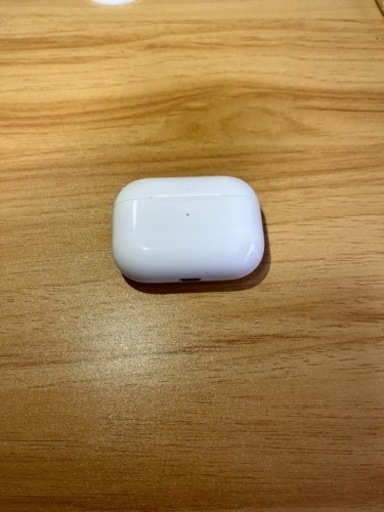 AirPods Pro 第一世代　充電ケースのみ　【やりとり中です】