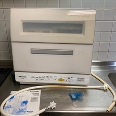 パナソニック　食器洗い乾燥機　NP-TR9-W  17年製  食洗機