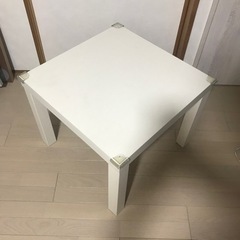 IKEA 白色サイドテーブル