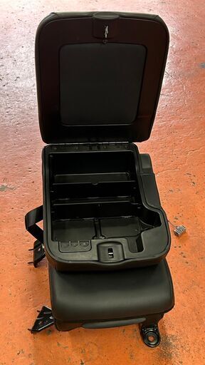 ダッジラムセンターシートRAM1500SLTBIGHORNシート (たろすず) 手稲の  