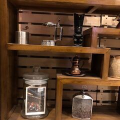 ✨🔔期間限定・特別価格🔔✨アンティーク調 天然木シェルフ ヴィンテージ 飾り棚 ディスプレイ 中古デザイナーズ収納家具