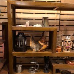 ✨🔔期間限定・特別価格🔔✨アンティーク調 天然木シェルフ ヴィンテージ 飾り棚 ディスプレイ 中古デザイナーズ収納家具