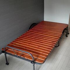 折り畳み式ベッド