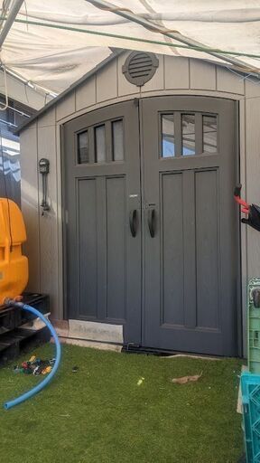 ライフタイム 屋外倉庫 大型物置 キングサイズ 屋外物置 245cm×305cm 8' X 10' Ft　※値段は希望なので値引き希望の時は相談しましょう。