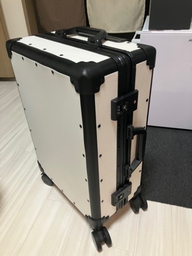 COTRUNKAGE キャリーケース　白