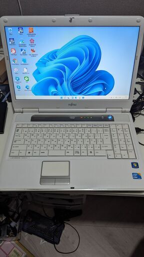 6ヶ月保証（Windows 11+Office2021年）FUJITSU　LIFEBOOK AH550/5A