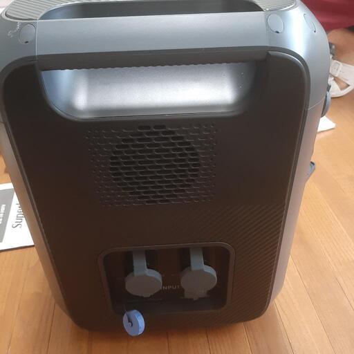 ポータブル電源と専用ソーラーパネル
