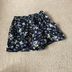 花柄ショートパンツ