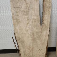 ひのきの木材長さ約83センチ×幅約43センチ×幅2センチ