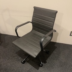 新古品 オフィスで使える椅子