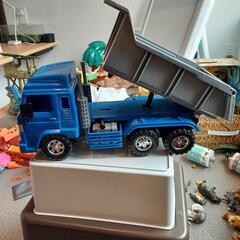 子供用品　おもちゃ　トラック