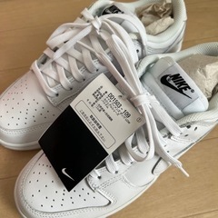 ナイキ ウィメンズ ダング LOW 〖新品タグ付き〗 ナイキ ウィメンズ ダング LOW 〖新品タグ付き〗