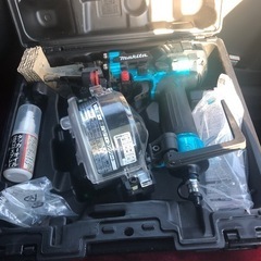マキタ高圧エアー釘打