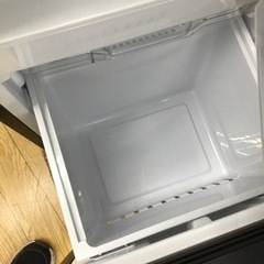 #G-82【ご来店頂ける方限定】Hisenseのミラートップ2ドア冷凍冷蔵庫です