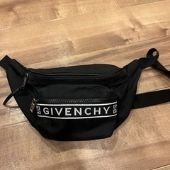 GIVENCHY ボディバッグ