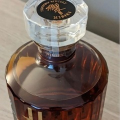 サントリー ウイスキー 響21年 700ml　意匠ボトル（花鳥風月）