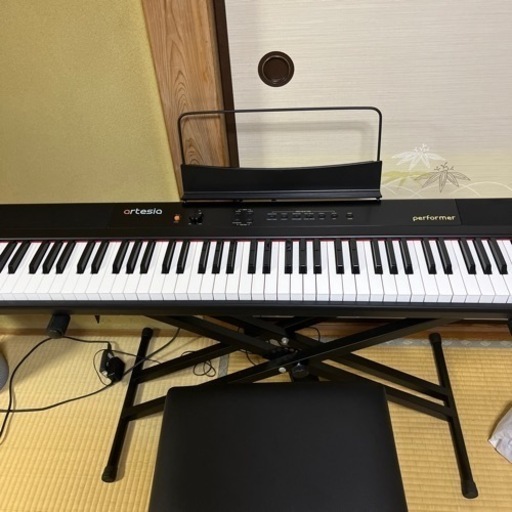 再出品　Artesia 電子ピアノ 88鍵 軽量スリム設計 電池駆動対応モデル PERFORMER/BK ブラック (サスティンペダル付属）