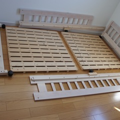 決まりました）中古品、子供用木製ベッド（組み立て必要）
