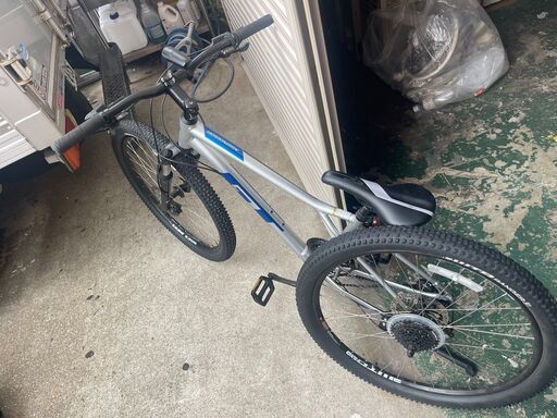 GT AGGRESSOR EXPERT(アグレッサー エキスパート) 中古 後輪タイヤ外れ