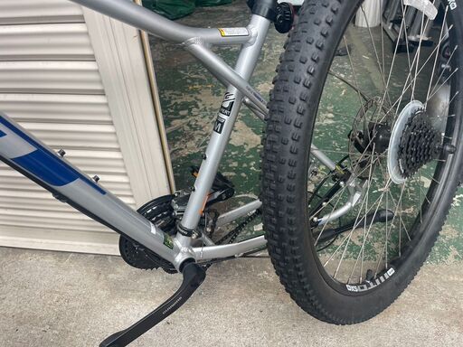 GT AGGRESSOR EXPERT(アグレッサー エキスパート) 中古 後輪タイヤ外れてます GT AGGRESSOR EXPERT(アグレッサー エキスパート) 中古 後輪タイヤ外れ