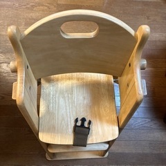 木製のテーブル付きチェア