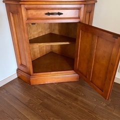 横浜ダニエル(daniel)　美品　中古　ガラスケース　飾り棚