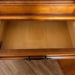 横浜ダニエル(daniel)　美品　中古　ガラスケース　飾り棚