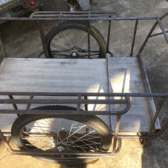 古い大きなリアカー