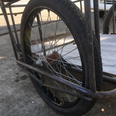 古い大きなリアカー