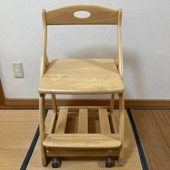 美品　椅子（学習机用）反発キャスター付　チェアー　　高さ調整機能付