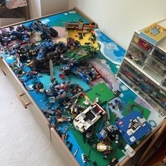 7月30日まで出品　作業テーブルつき　大量LEGO