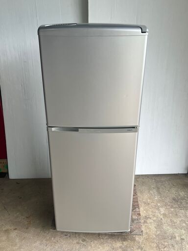 AQUA アクア AQR-141F(S) [冷蔵庫 (140L・右開き) 2ドア アーバンシルバー] ２０１７年製